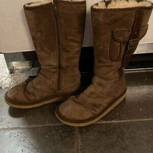 Women's Brown Ugg Calf Height Boots with Sherpa Lining (size 9)